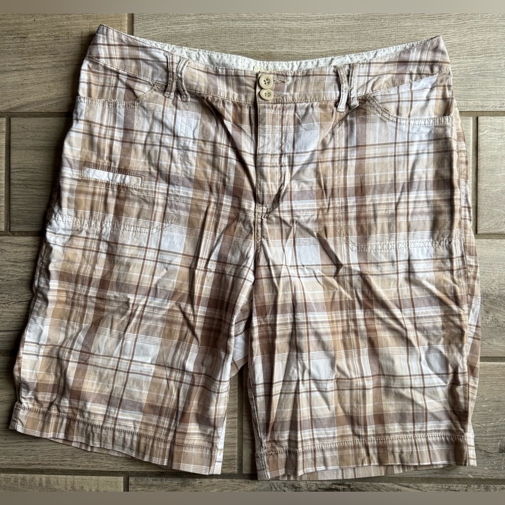 St. John’s Bay Women’s Tan/Brown Long Shorts 14